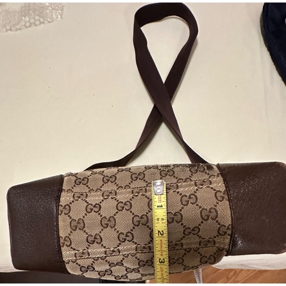 Rehab Gucci Bag with rubbing Likely can be fixed if you know how or by a cobbler - Picture 5 of 11